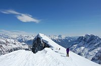 Salita fin quasi alla vetta della Corna Piana, con ricorso a ramponi e picozza nell'utltimo tratto - 22 marzo 09  - FOTOGALLERY